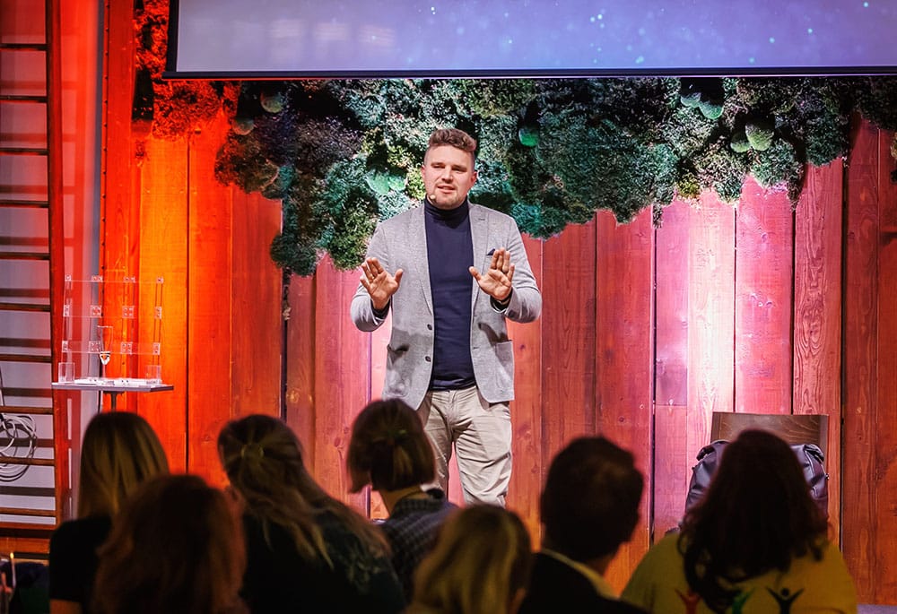 Keynote Speaker Deutschland und Mentalist buchen Timothy Kahler